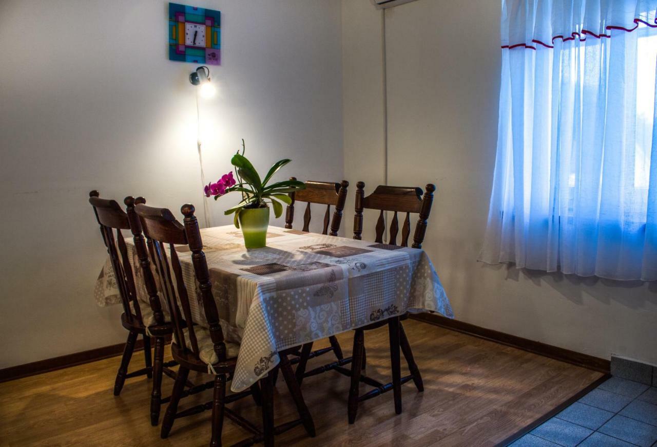 Apartman Dina 里斯卡 外观 照片